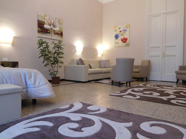 Imagen de la habitación del Hotel Moonlight and Suites. Foto 3