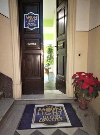 Imagen de los interiores del Hotel Moonlight and Suites. Foto 19