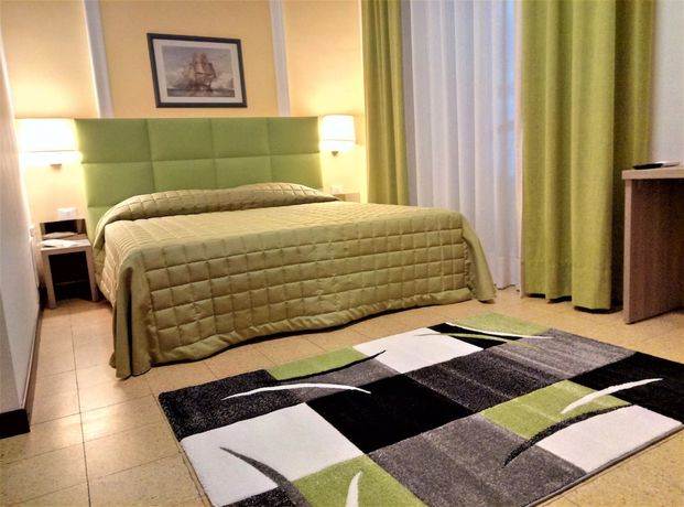 Imagen de la habitación del Hotel Moonlight and Suites. Foto 5