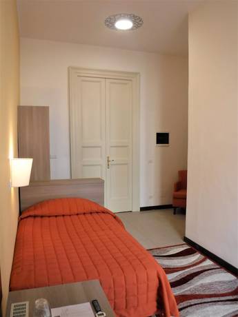 Imagen de la habitación del Hotel Moonlight and Suites. Foto 7