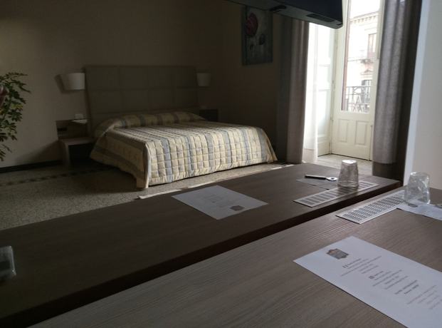 Imagen de la habitación del Hotel Moonlight and Suites. Foto 8