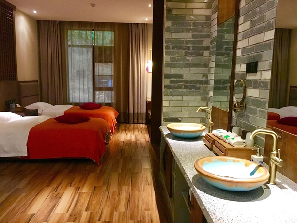 Imagen de la habitación del Hotel Moonlit Sky Resort. Foto 18