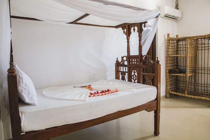 Imagen de la habitación del Hotel Moonshine Uroa Boutique. Foto 4