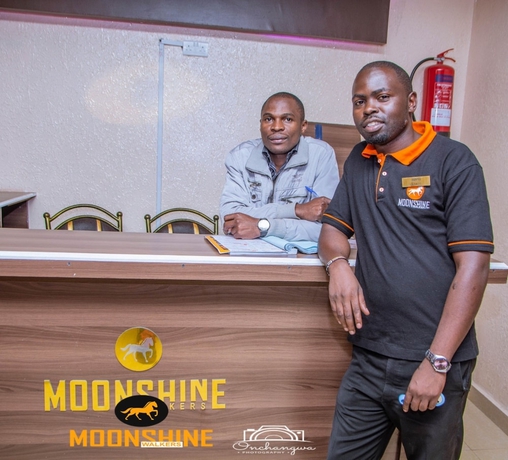 Imagen de los interiores del Hotel Moonshine Walkers. Foto 13