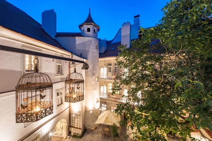 Imagen general del Hotel Mooo By The Castle. Foto 2