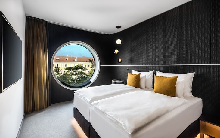 Imagen de la habitación del Hotel Mooons. Foto 5