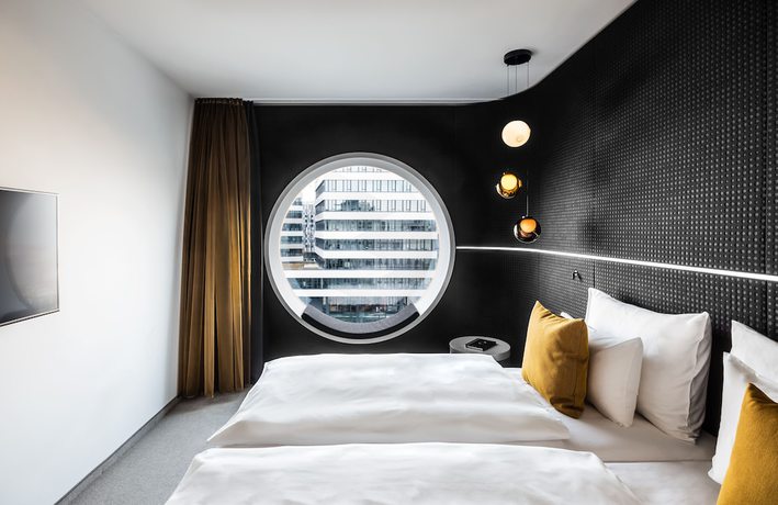 Imagen de la habitación del Hotel Mooons. Foto 16