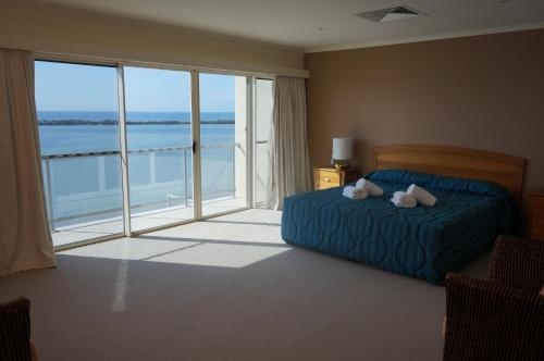 Imagen general del Hotel Moorings Beach Resort. Foto 5