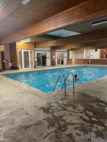 Imagen de la piscina del Hotel Moorville Hall. Foto 15