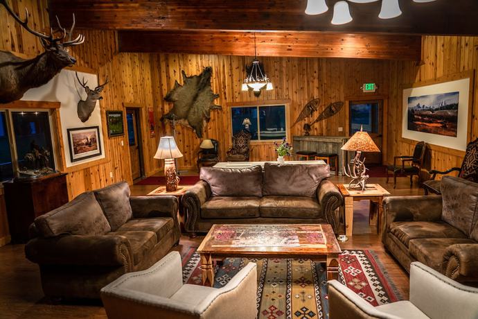 Imagen del bar/restaurante del Hotel Moose Creek Ranch. Foto 2