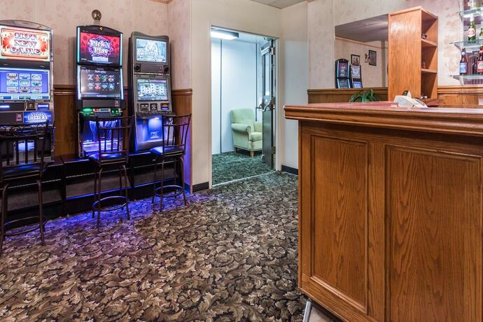 Imagen del bar/restaurante del Hotel Moosejaw Inn. Foto 13