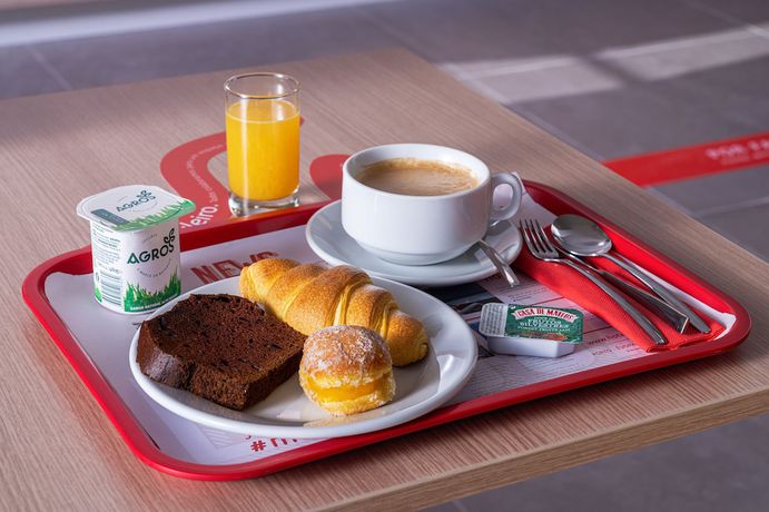 Imagen del bar/restaurante del Hotel Moov Oeiras. Foto 6