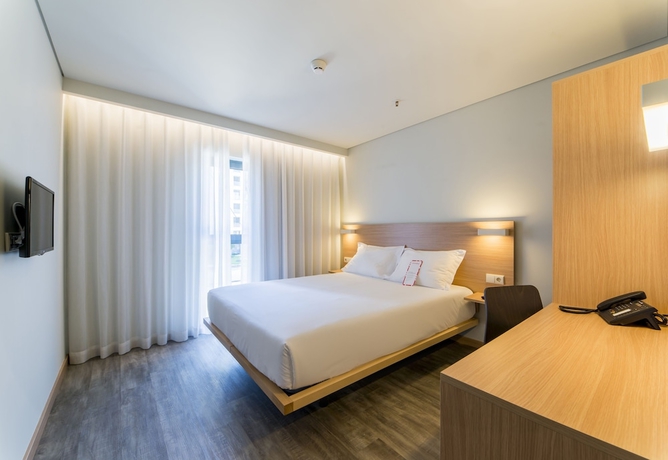 Imagen de la habitación del Hotel Moov Porto Norte. Foto 4