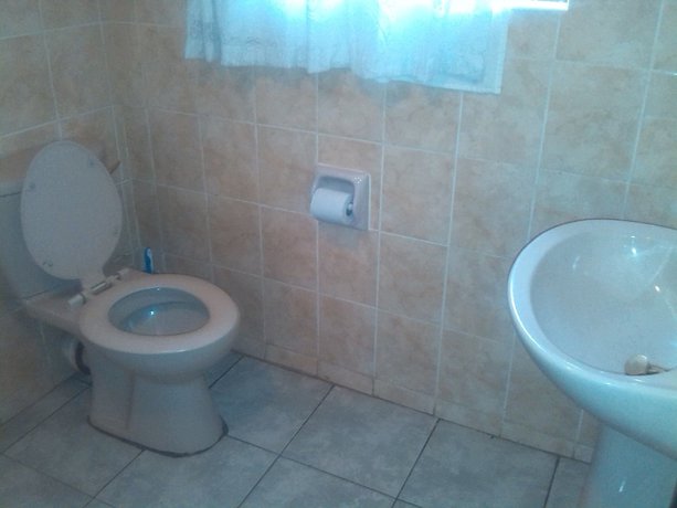 Imagen de la habitación del Hotel Mopani Lodge. Foto 2