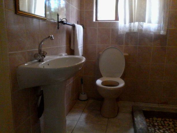 Imagen de la habitación del Hotel Mopani Lodge. Foto 8