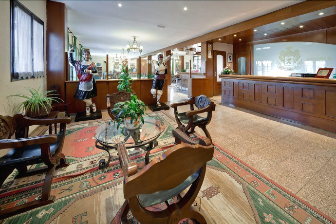 Imagen de los interiores del Hotel Mora. Foto 14