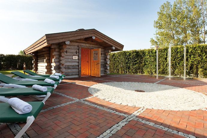 Imagen de la piscina del Hotel Morada Strandhotel Ostseebad K&uuml;hlungsborn. Foto 18