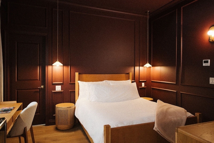 Imagen de la habitación del Hotel Morado. Foto 2