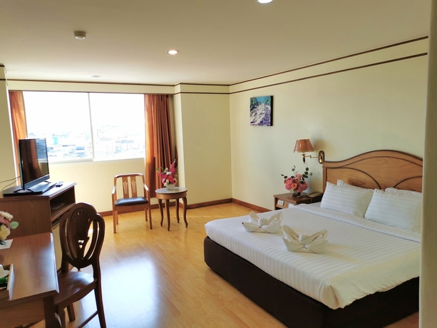 Imagen de la habitación del Hotel Morakot Chumphon. Foto 2