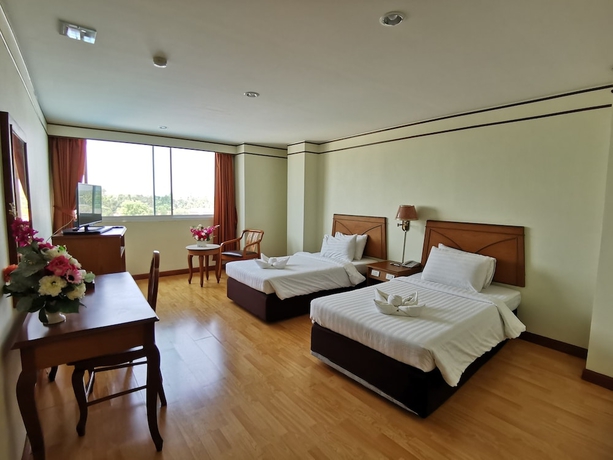Imagen de la habitación del Hotel Morakot Chumphon. Foto 12