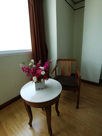 Imagen de la habitación del Hotel Morakot Chumphon. Foto 13