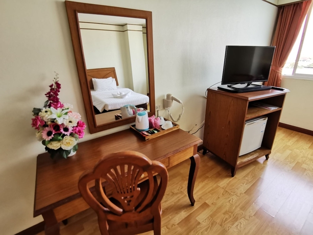 Imagen de la habitación del Hotel Morakot Chumphon. Foto 14