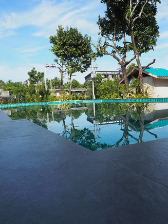 Imagen de la piscina del Hotel Morakot Lanta Resort. Foto 15
