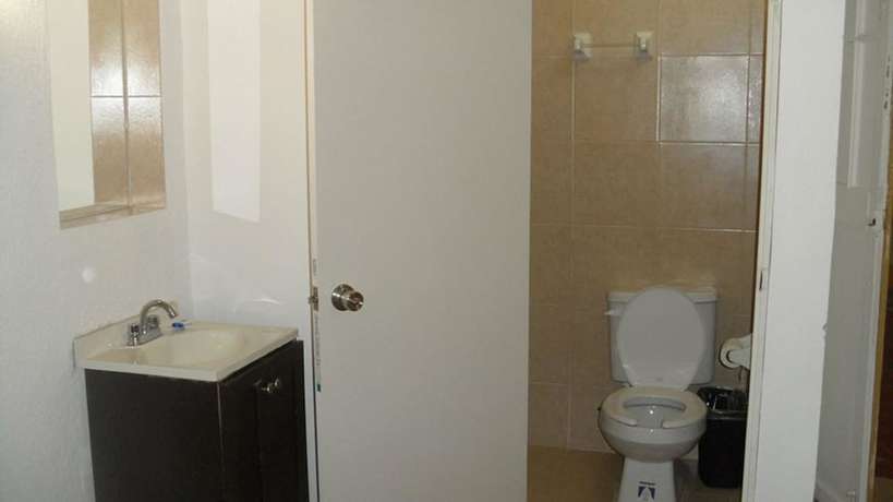 Imagen de la habitación del Hotel Morales Inn. Foto 5