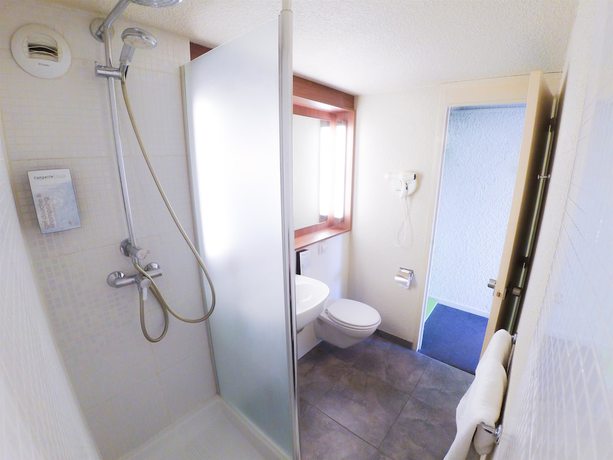 Imagen de la habitación del Hotel Morangis - Orly. Foto 16