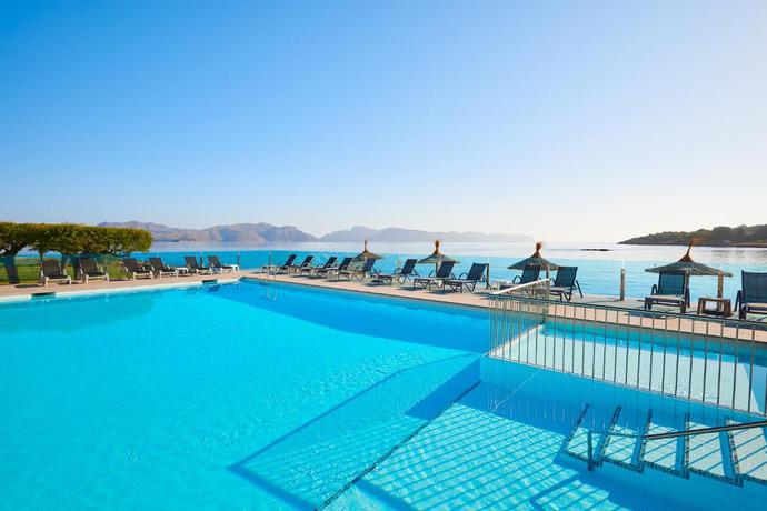 Imagen de la piscina del Hotel More, Alcudia. Foto 17