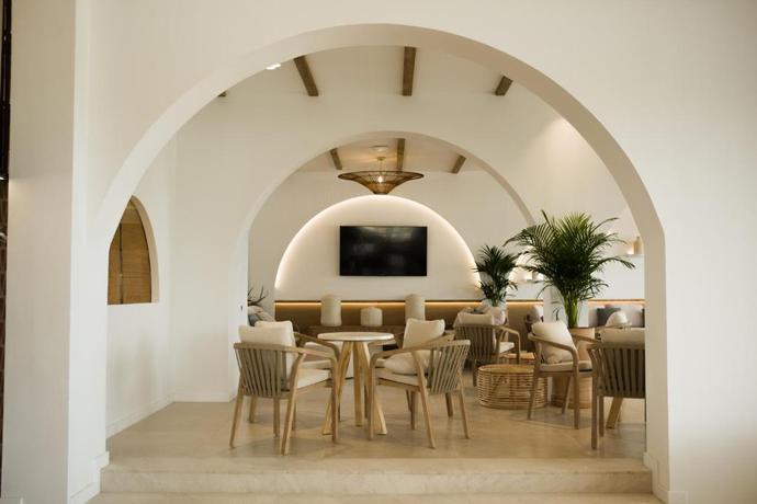 Imagen de los interiores del Hotel More, Alcudia. Foto 13