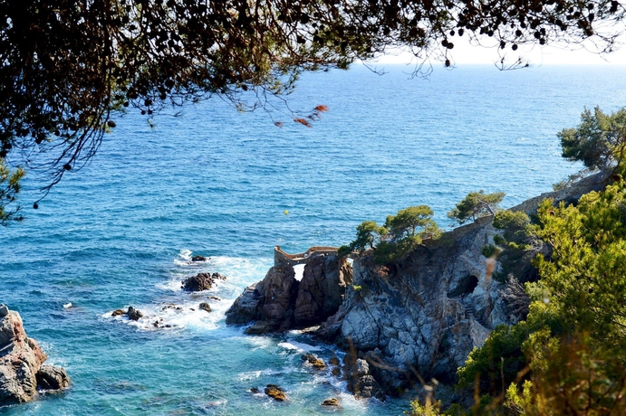 Imagen de los exteriores del Hotel Moremar. Foto 5