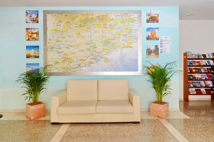 Imagen de los interiores del Hotel Moremar. Foto 13