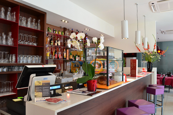 Imagen del bar/restaurante del Hotel Morena. Foto 2