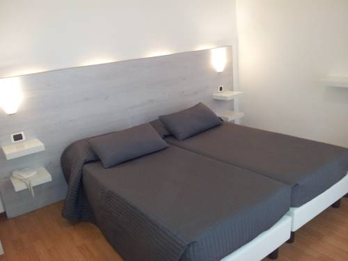 Imagen de la habitación del Hotel Moreri. Foto 11