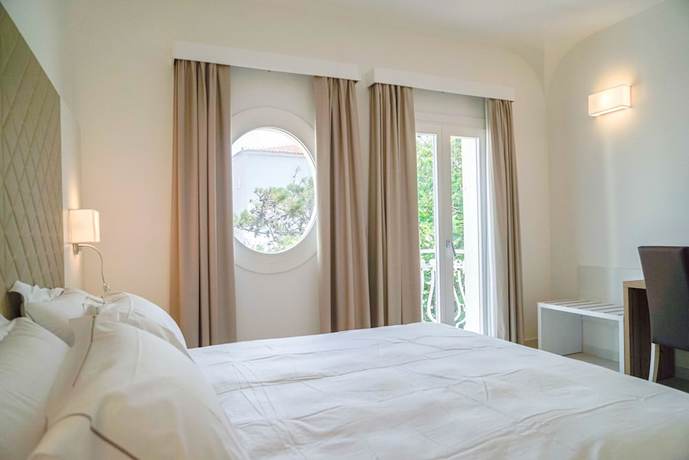 Imagen de la habitación del Hotel Moresco, Santa Teresa Gallura. Foto 6