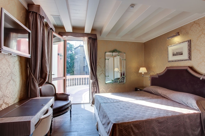 Imagen de la habitación del Hotel Moresco, Venecia. Foto 7