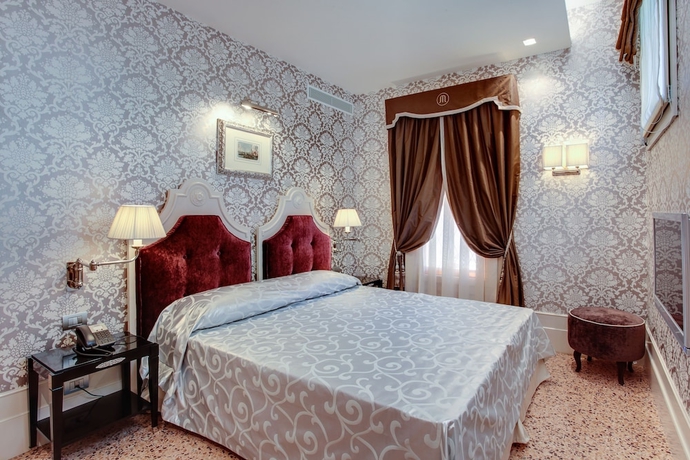 Imagen de la habitación del Hotel Moresco, Venecia. Foto 11