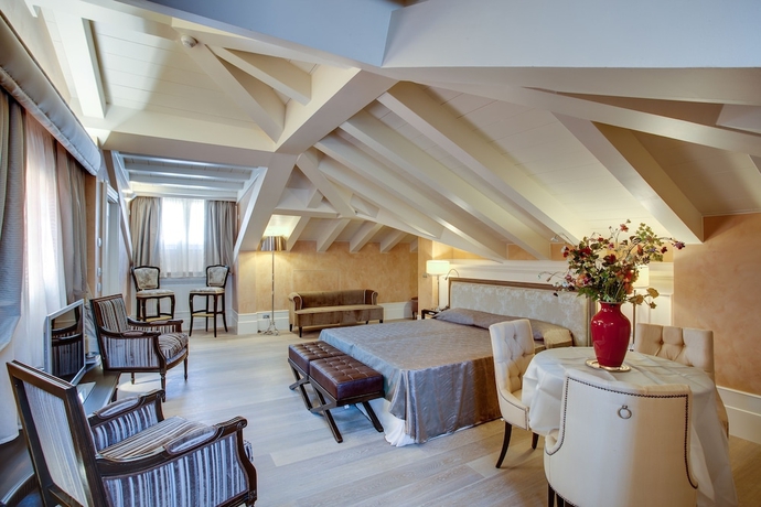 Imagen de la habitación del Hotel Moresco, Venecia. Foto 18