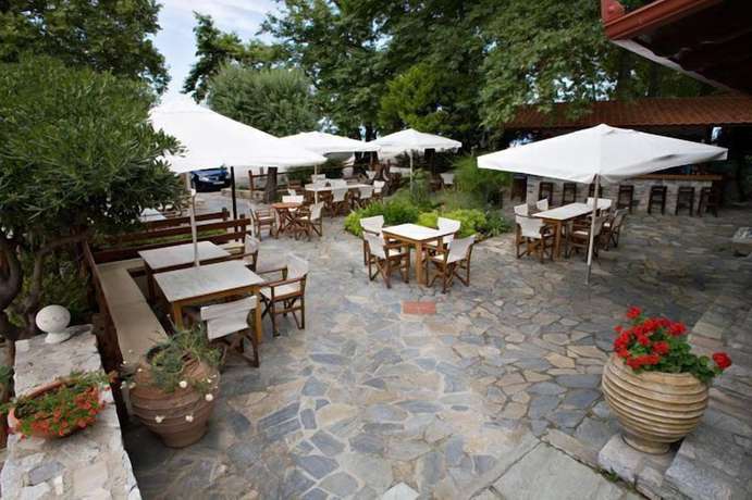 Imagen de los exteriores del Hotel Morfeas, Dio-Olympos. Foto 19