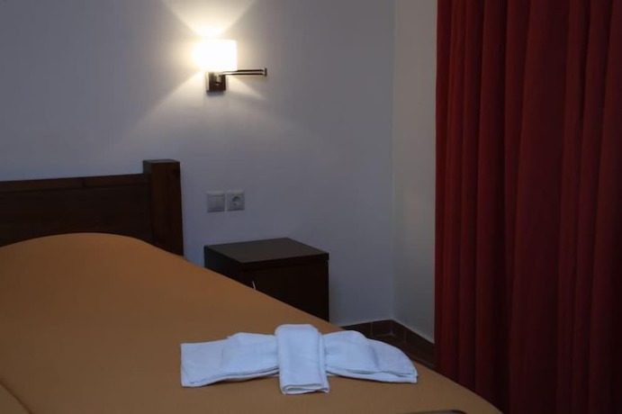 Imagen de la habitación del Hotel Morfeas, Dio-Olympos. Foto 7
