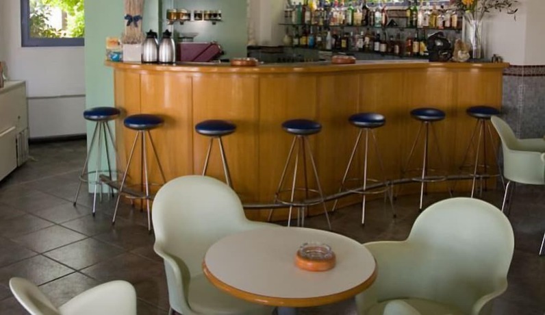 Imagen del bar/restaurante del Hotel Morfeas, Dio-Olympos. Foto 2