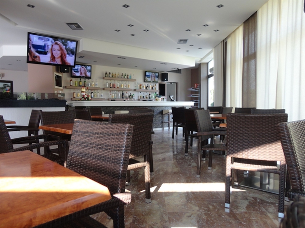 Imagen del bar/restaurante del Hotel Morfeas, Kavos. Foto 2
