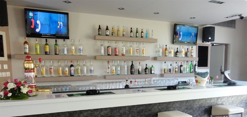 Imagen del bar/restaurante del Hotel Morfeas, Kavos. Foto 3