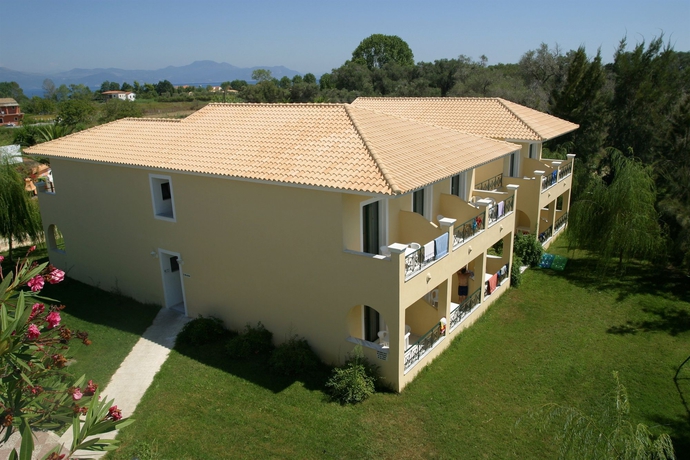 Imagen de los exteriores del Hotel Morfeas, Kavos. Foto 10