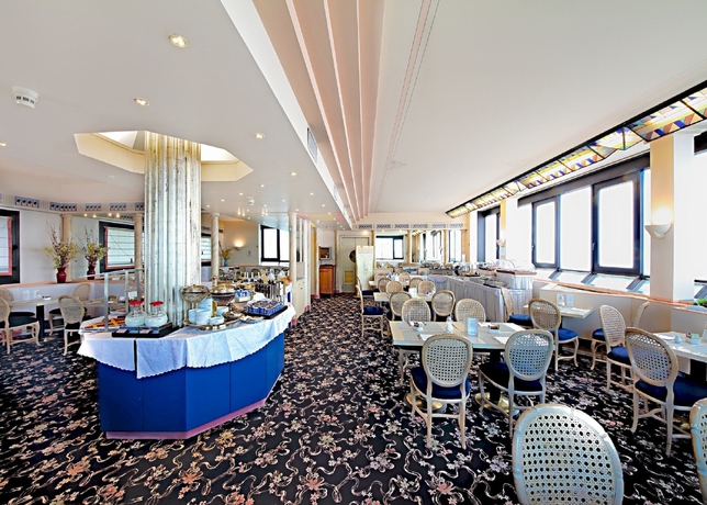 Imagen del bar/restaurante del Hotel Morfeo. Foto 2