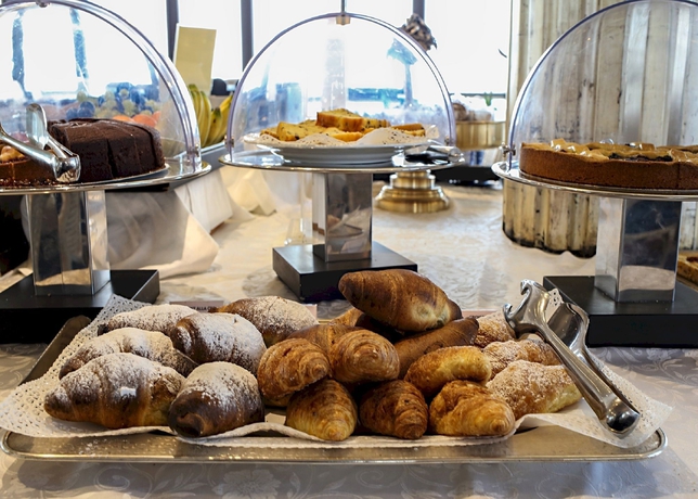 Imagen del bar/restaurante del Hotel Morfeo. Foto 3