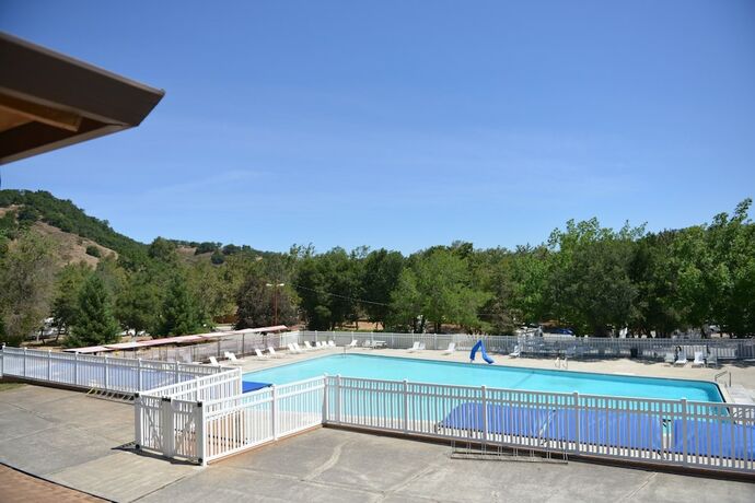 Imagen general del Hotel Morgan Hill Rv Resort - Campsite. Foto 2