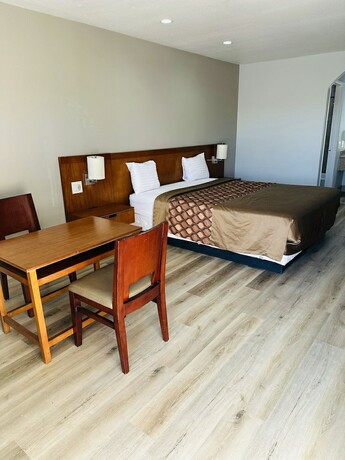 Imagen de la habitación del Hotel Morganhill Inn Motel. Foto 11
