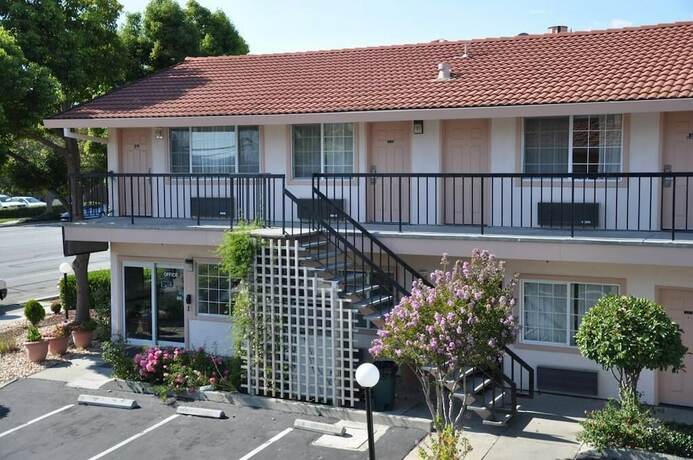 Imagen general del Hotel Morganhill Inn Motel. Foto 4
